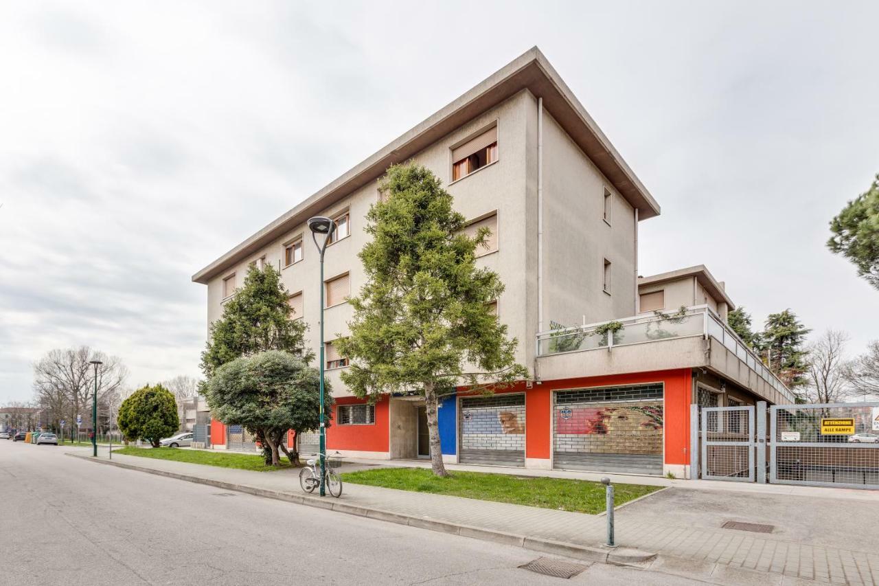 Rooms Vidar Train Station Marghera Exterior photo