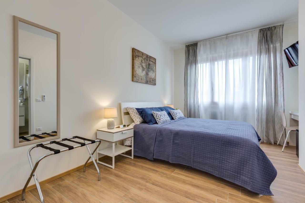 Rooms Vidar Train Station Marghera Exterior photo